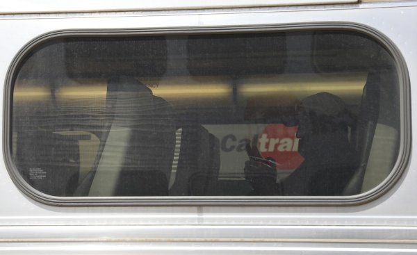 百进配资 美国联邦政府再“砍”加州高铁建设拨款